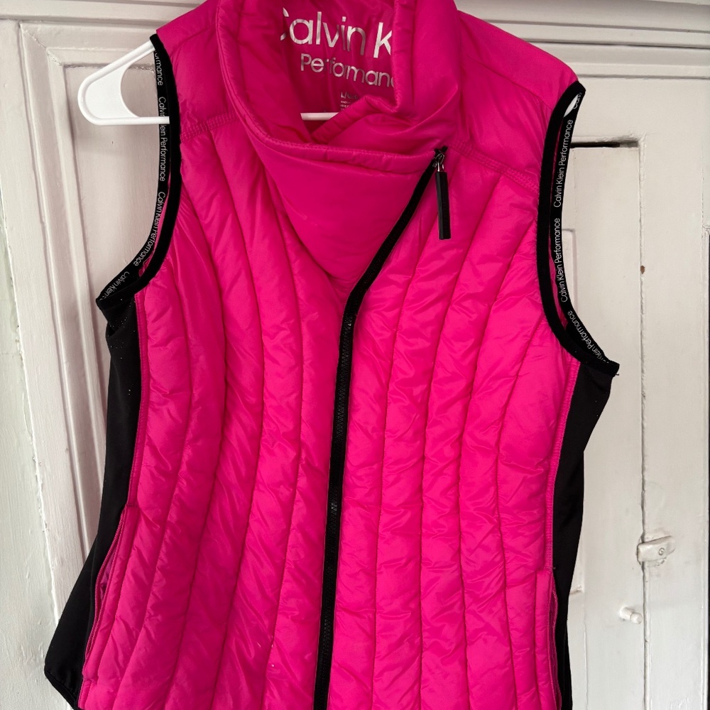 Lightweight puffer vest